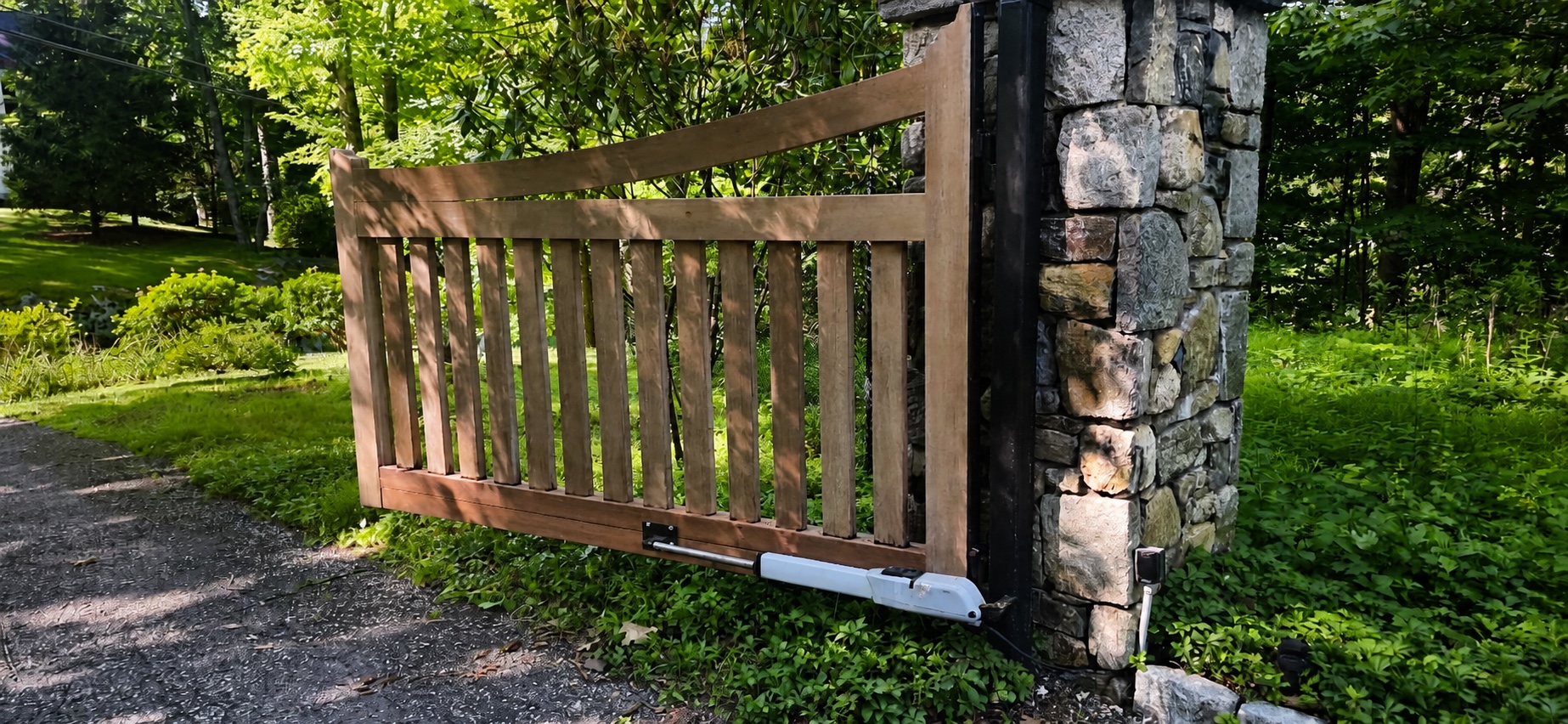 Repaired door or window frame with smooth preparation by Genesis Pro Painting