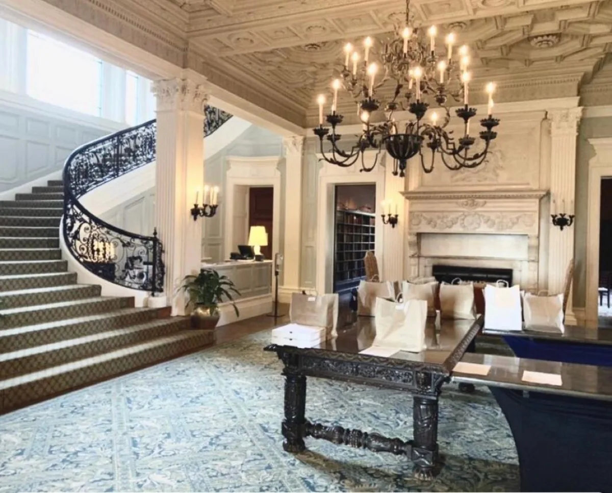 Color and finish guidance in Westchester NY by Genesis Pro Painting